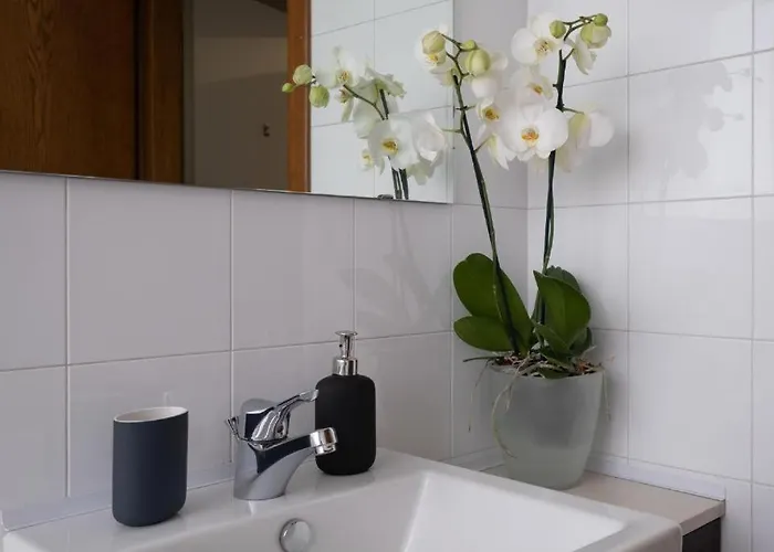 Cute And Cozy Train Station Apartamento